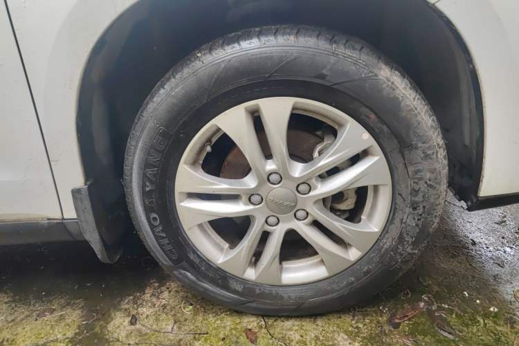 Used Haval M6 2019 1.5T DCT Two-Wheel Drive Elite Version China VI Standard Right Front Wheel Hub
