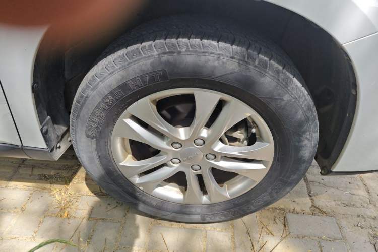 Used Haval M6 2019 1.5T DCT Two-Wheel Drive Elite Version China VI Standard Right Front Wheel Hub