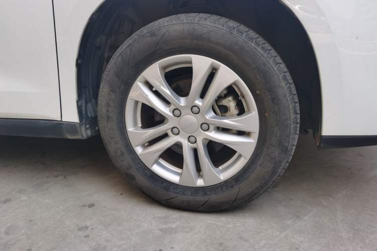 Used Haval M6 2019 1.5T Manual Two-Wheel Drive Elite Version China V Standard Right Front Wheel Hub