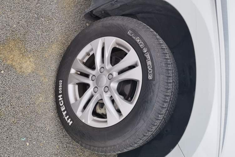 Used Haval M6 2019 1.5T Manual Two-Wheel Drive Elite Version China VI Standard Right Front Wheel Hub