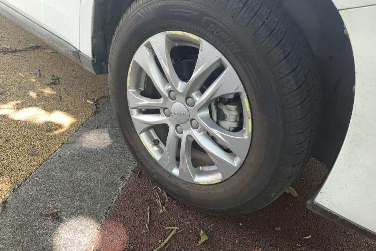 Used Haval M6 2019 1.5T Manual Two-Wheel Drive Urban Version China VI Standard Right Front Wheel Hub