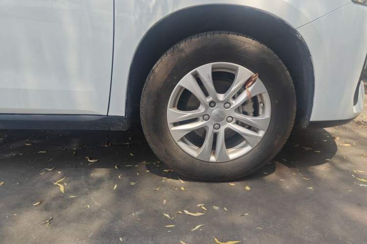 Used Haval M6 2019 1.5T DCT Two-Wheel Drive Value Edition China VI Standard Right Front Wheel Hub