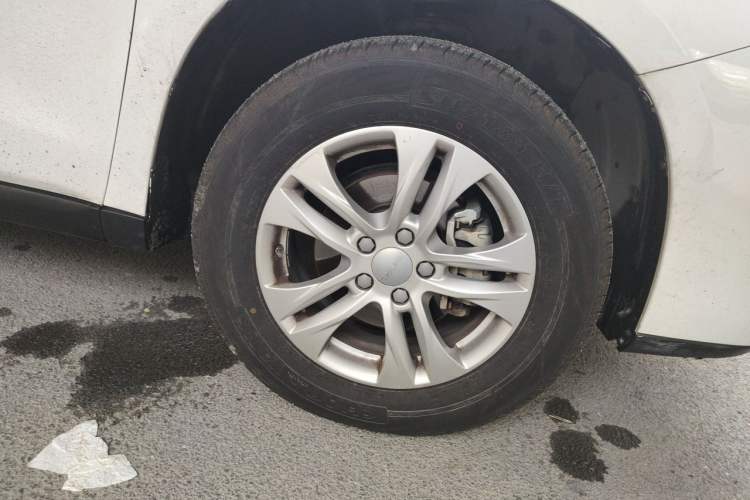Used Haval M6 2019 1.5T DCT Two-Wheel Drive Elite Version China V Standard Right Front Wheel Hub