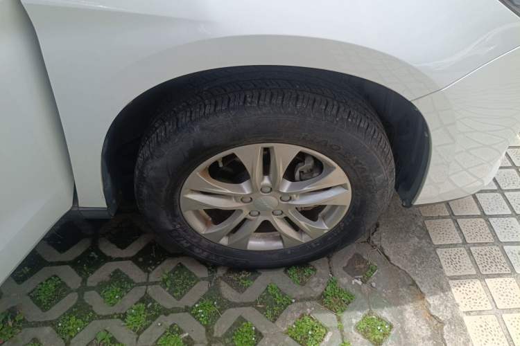 Used Haval M6 2019 1.5T DCT Two-Wheel Drive Value Edition China VI Standard Right Front Wheel Hub