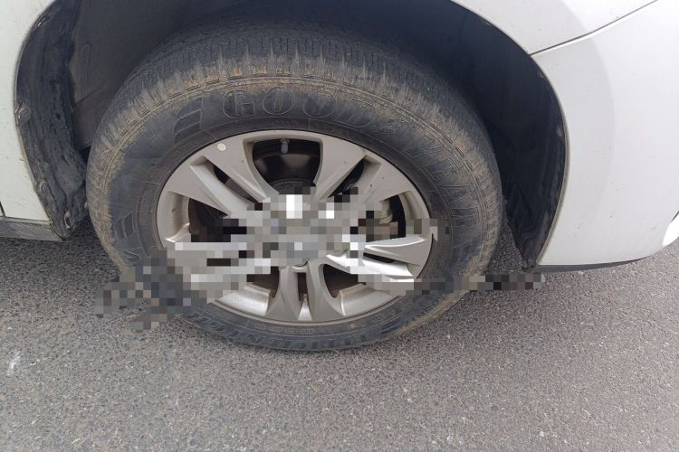 Used Haval M6 2019 1.5T Manual Two-Wheel Drive Elite Version China VI Standard Right Front Wheel Hub