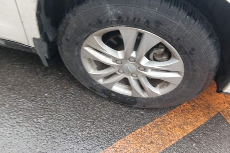 Used Haval M6 2019 1.5T DCT Two-Wheel Drive Elite Version China VI Standard Right Front Wheel Hub
