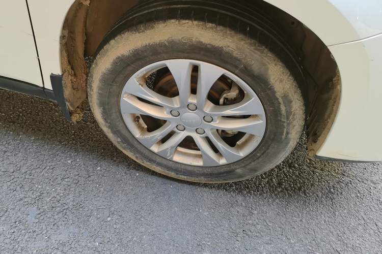 Used Haval M6 2019 1.5T DCT Two-Wheel Drive Elite Version China VI Standard Right Front Wheel Hub
