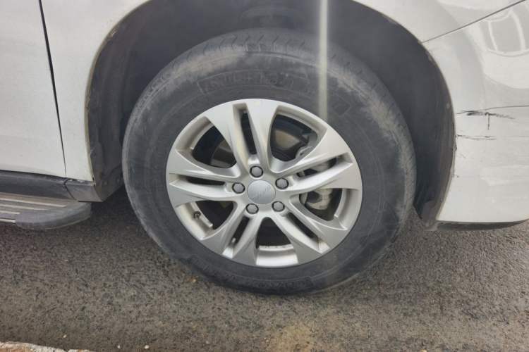 Used Haval M6 2019 1.5T DCT Two-Wheel Drive Value Edition China VI Standard Right Front Wheel Hub