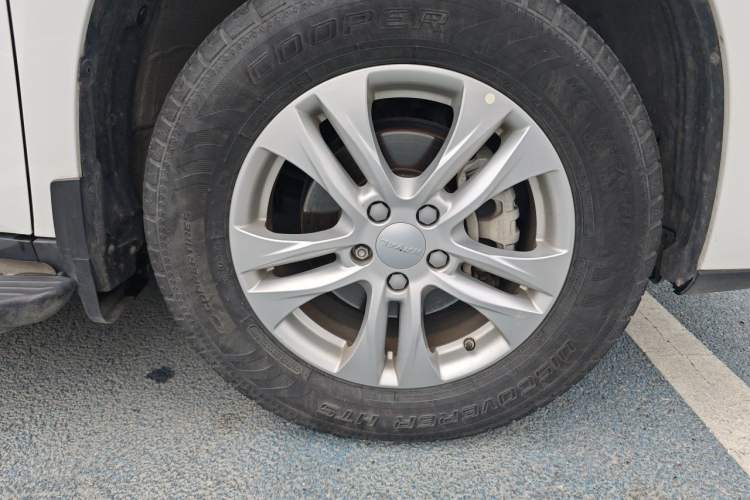 Used Haval M6 2019 1.5T DCT Two-Wheel Drive Elite Version China VI Standard Right Front Wheel Hub