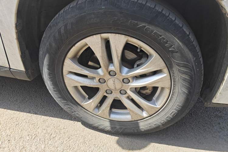 Used Haval M6 2019 1.5T Manual Two-Wheel Drive Elite Version China V Standard Right Front Wheel Hub