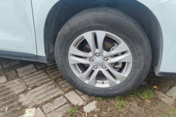 Used Haval M6 2019 1.5T Manual Two-Wheel Drive Elite Version China V Standard Right Front Wheel Hub