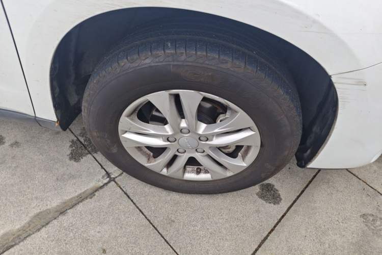 Used Haval M6 2019 1.5T DCT Two-Wheel Drive Elite Version China V Standard Right Front Wheel Hub