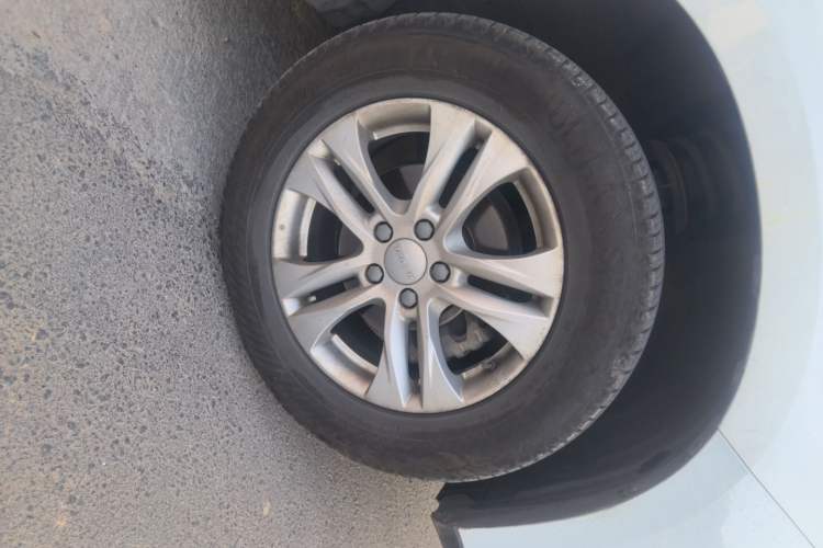 Used Haval M6 2019 1.5T DCT Two-Wheel Drive Elite Version China VI Standard Right Front Wheel Hub