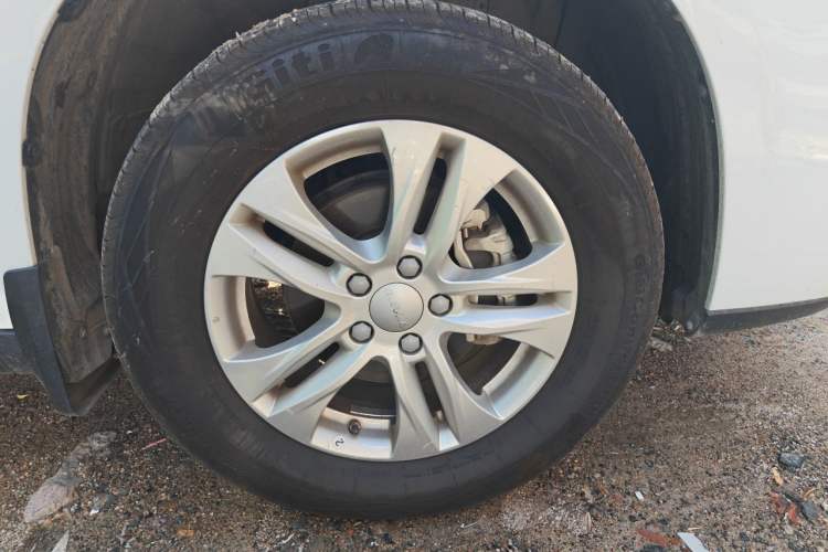 Used Haval M6 2019 1.5T DCT Two-Wheel Drive Value Edition China VI Standard Right Front Wheel Hub