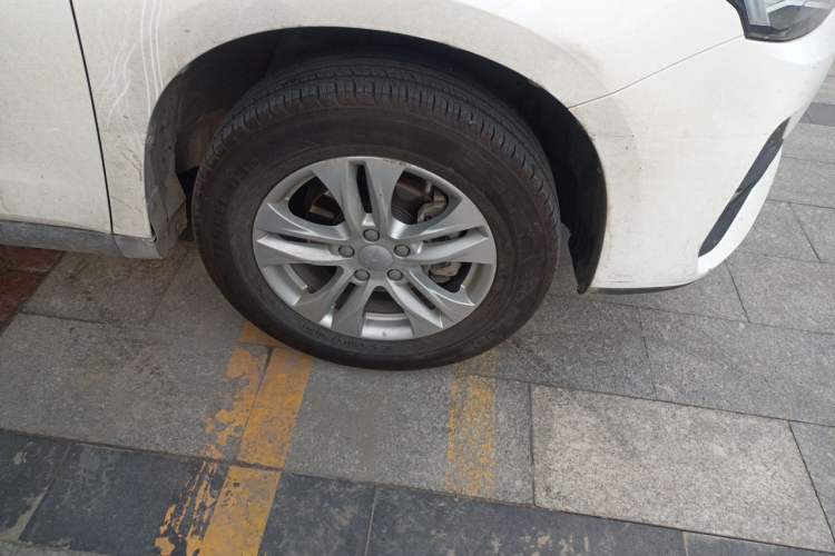 Used Haval M6 2019 1.5T DCT Two-Wheel Drive Value Edition China VI Standard Right Front Wheel Hub