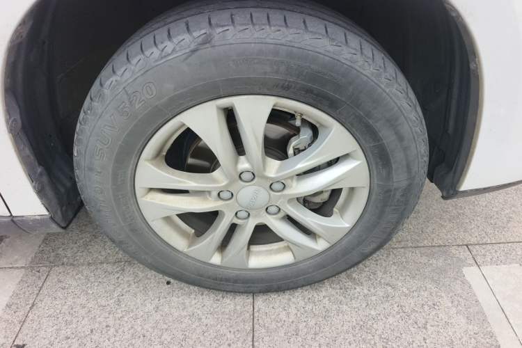 Used Haval M6 2019 1.5T DCT Two-Wheel Drive Elite Version China VI Standard Right Front Wheel Hub