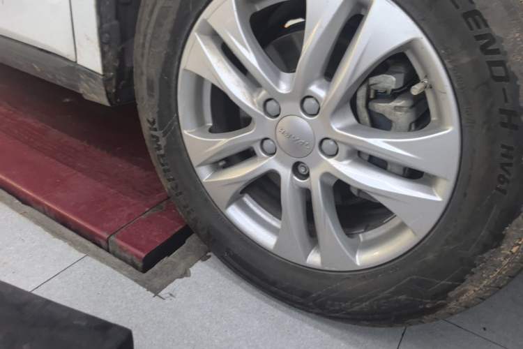 Used Haval M6 2019 1.5T DCT Two-Wheel Drive Elite Version China VI Standard Right Front Wheel Hub