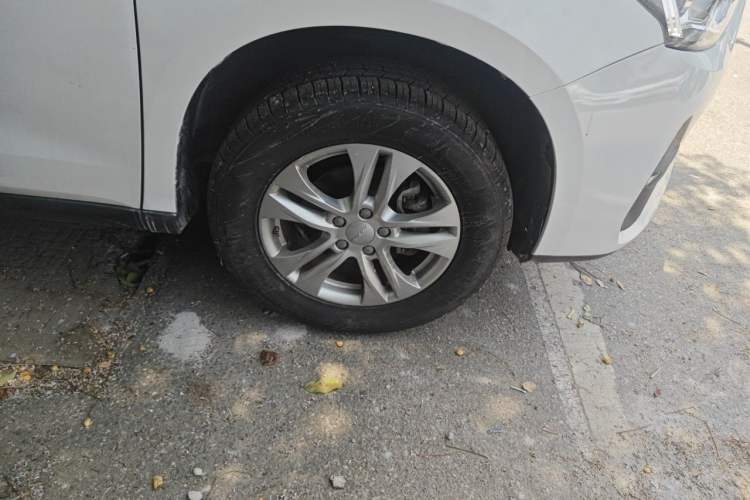 Used Haval M6 2019 1.5T Manual Two-Wheel Drive Urban Version China VI Standard Right Front Wheel Hub