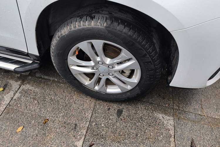 Used Haval M6 2019 1.5T DCT Two-Wheel Drive Elite Version China VI Standard Right Front Wheel Hub