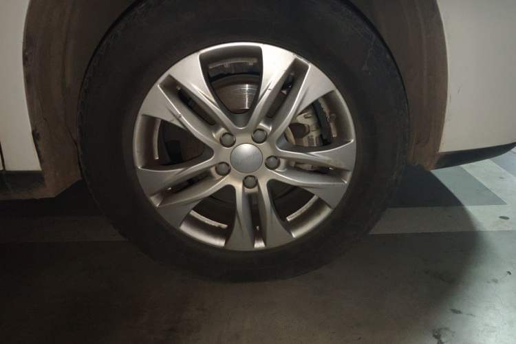 Used Haval M6 2019 1.5T Manual Two-Wheel Drive Elite Version China V Standard Right Front Wheel Hub