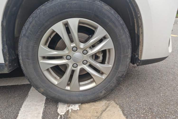 Used Haval M6 2019 1.5T DCT Two-Wheel Drive Value Edition China VI Standard Right Front Wheel Hub
