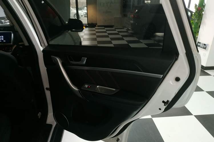 Used Haval M6 2019 1.5T DCT Two-Wheel Drive Value Edition China VI Standard Right Rear Door Interior