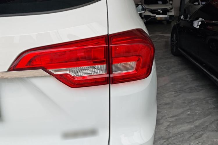 Used Haval M6 2019 1.5T DCT Two-Wheel Drive Elite Version China VI Standard Right Rear Taillight