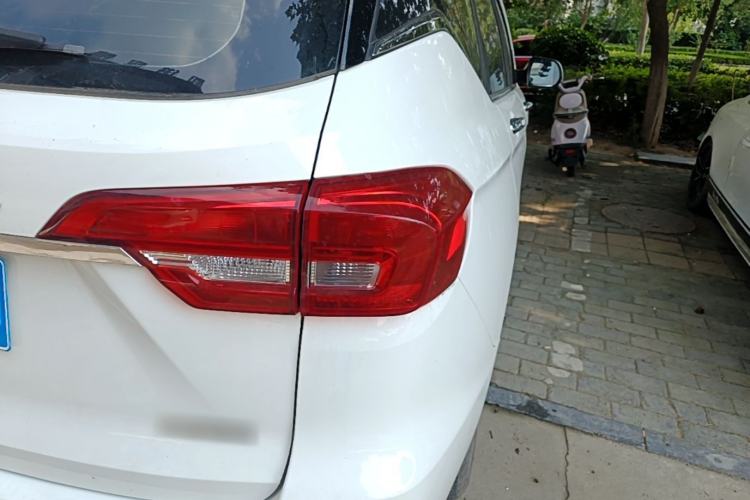 Used Haval M6 2019 1.5T DCT Two-Wheel Drive Value Edition China VI Standard Right Rear Taillight
