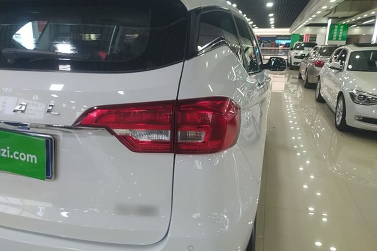 Used Haval M6 2019 1.5T DCT Two-Wheel Drive Value Edition China VI Standard Right Rear Taillight