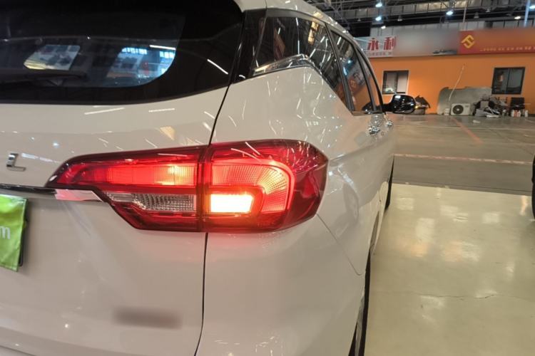 Used Haval M6 2019 1.5T DCT Two-Wheel Drive Value Edition China VI Standard Right Rear Taillight