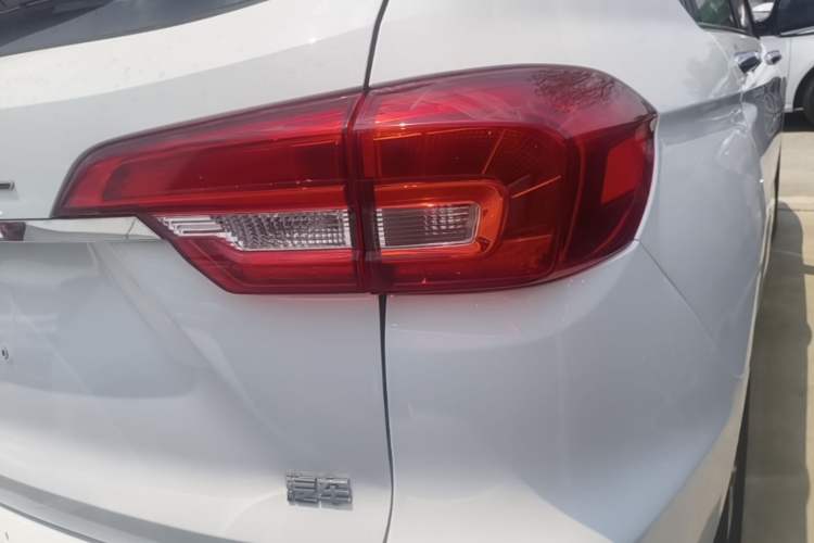 Used Haval M6 2019 1.5T DCT Two-Wheel Drive Value Edition China VI Standard Right Rear Taillight