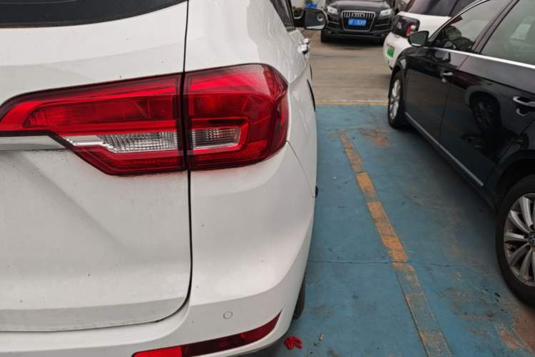 Used Haval M6 2019 1.5T DCT Two-Wheel Drive Elite Version China VI Standard Right Rear Taillight