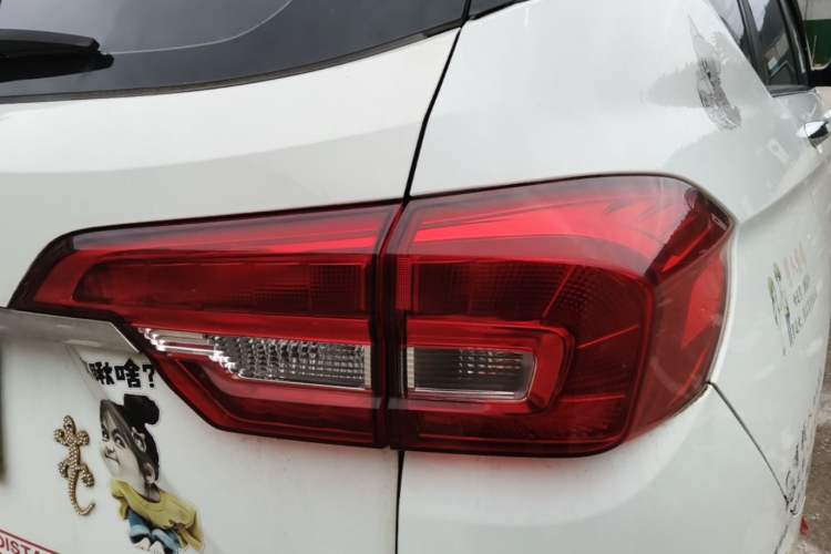 Used Haval M6 2019 1.5T DCT Two-Wheel Drive Elite Version China VI Standard Right Rear Taillight