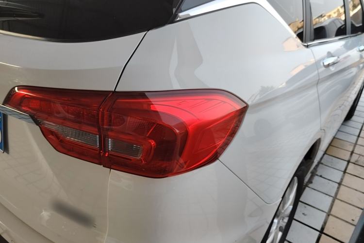 Used Haval M6 2019 1.5T DCT Two-Wheel Drive Elite Version China VI Standard Right Rear Taillight