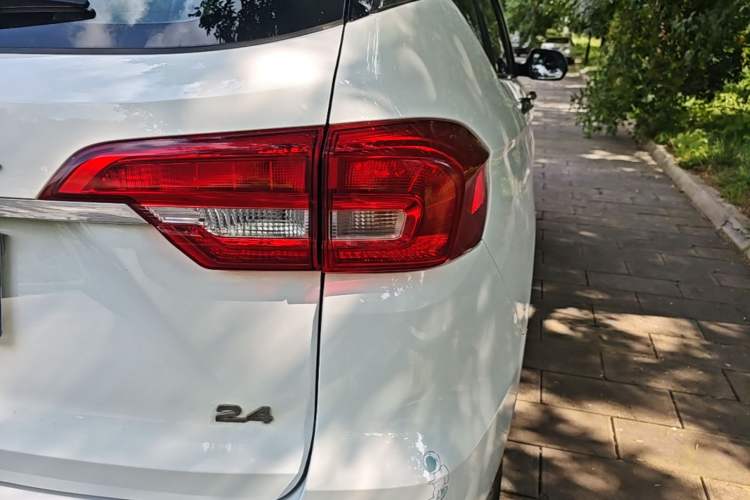 Used Haval M6 2019 1.5T DCT Two-Wheel Drive Value Edition China VI Standard Right Rear Taillight