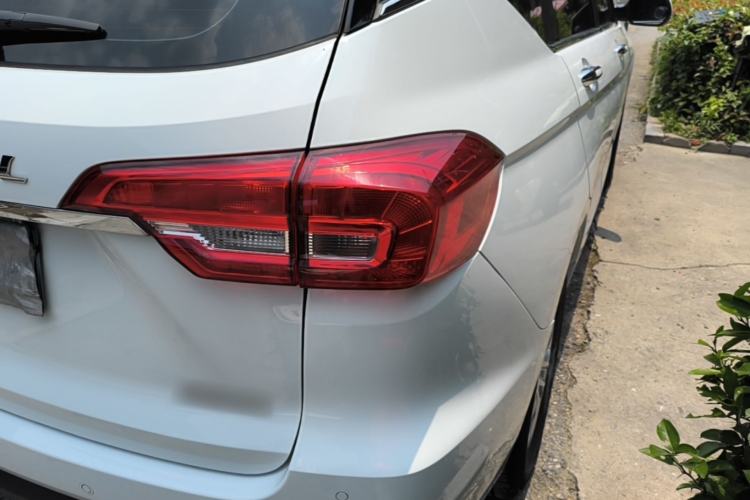 Used Haval M6 2019 1.5T DCT Two-Wheel Drive Elite Version China V Standard Right Rear Taillight