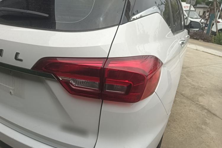 Used Haval M6 2019 1.5T DCT Two-Wheel Drive Value Edition China VI Standard Right Rear Taillight