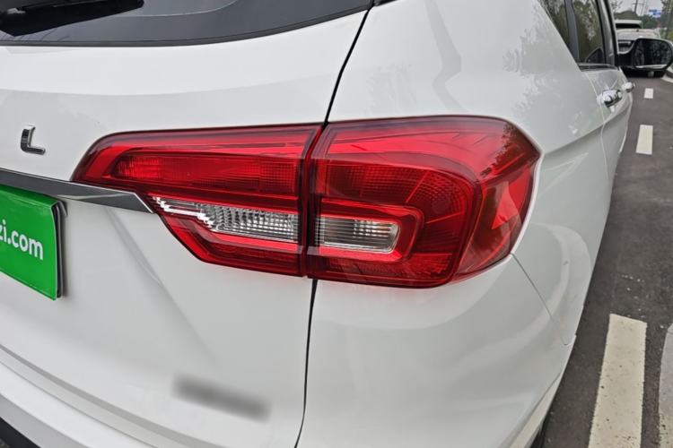 Used Haval M6 2019 1.5T DCT Two-Wheel Drive Value Edition China VI Standard Right Rear Taillight