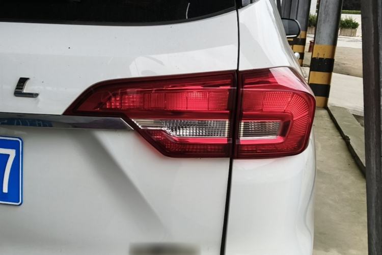 Used Haval M6 2019 1.5T Manual Two-Wheel Drive Elite Version China VI Standard Right Rear Taillight
