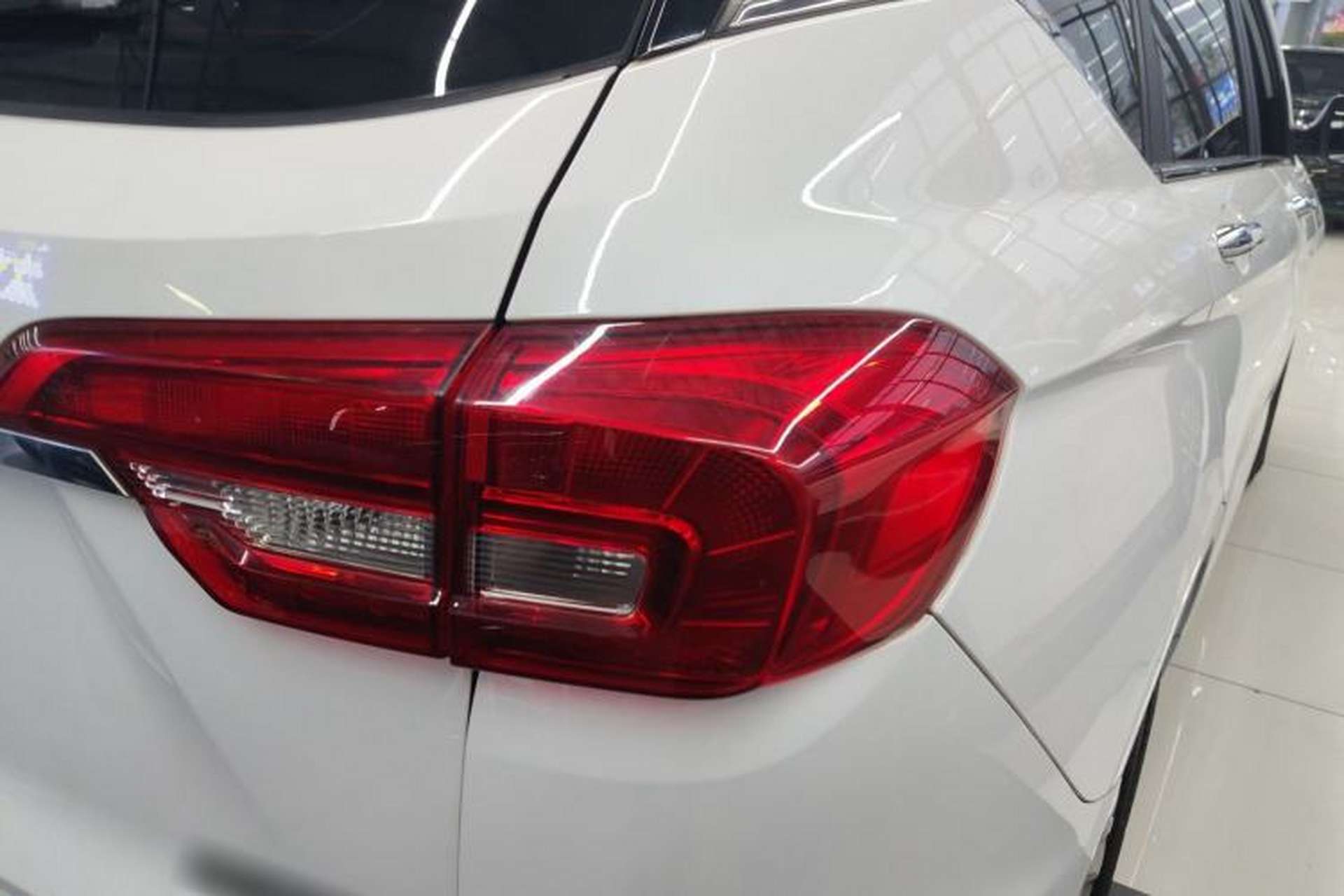 Used Haval M6 2019 1.5T DCT Two-Wheel Drive Elite Version China VI Standard Right Rear Taillight