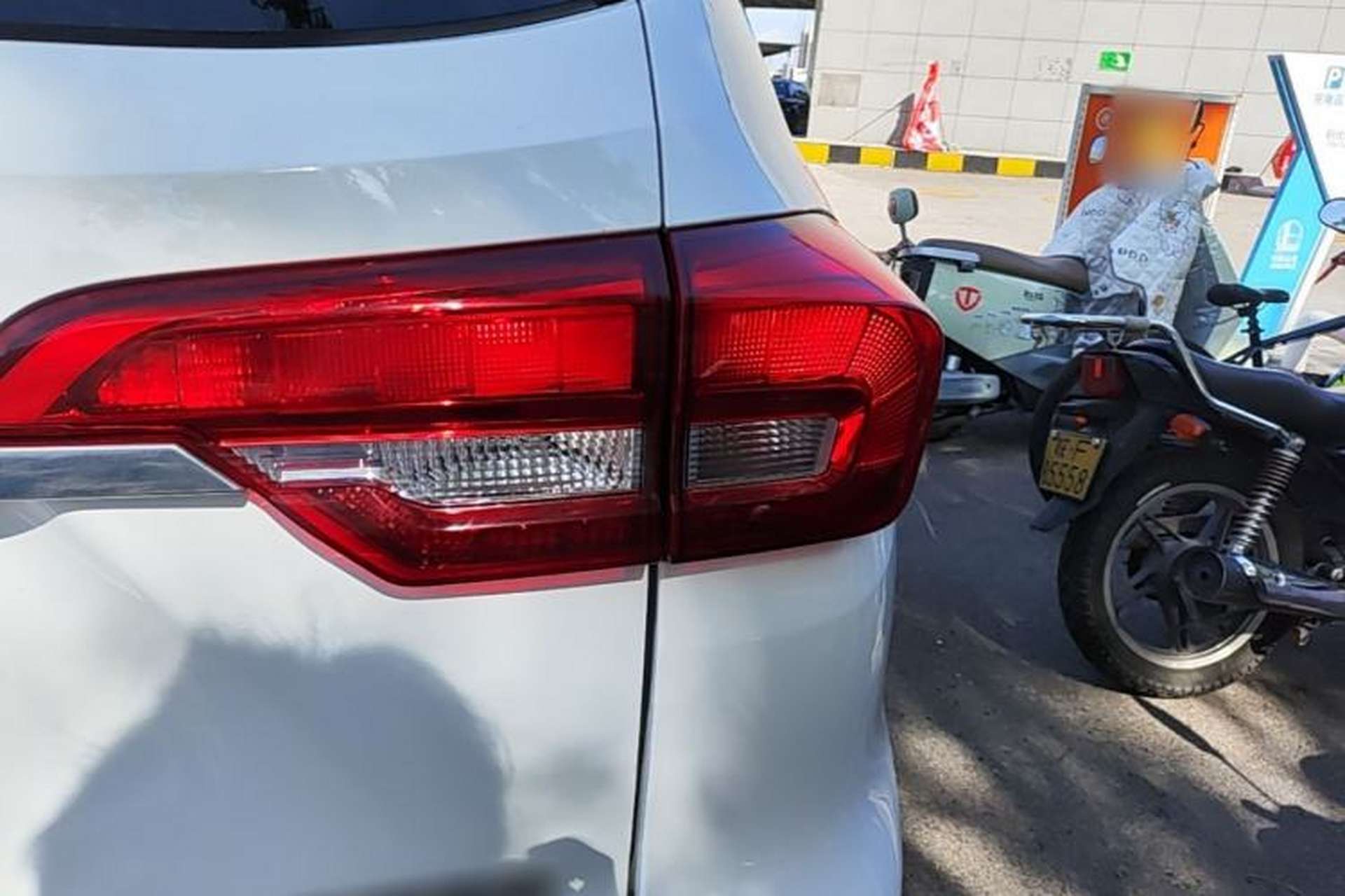 Used Haval M6 2019 1.5T DCT Two-Wheel Drive Elite Version China VI Standard Right Rear Taillight