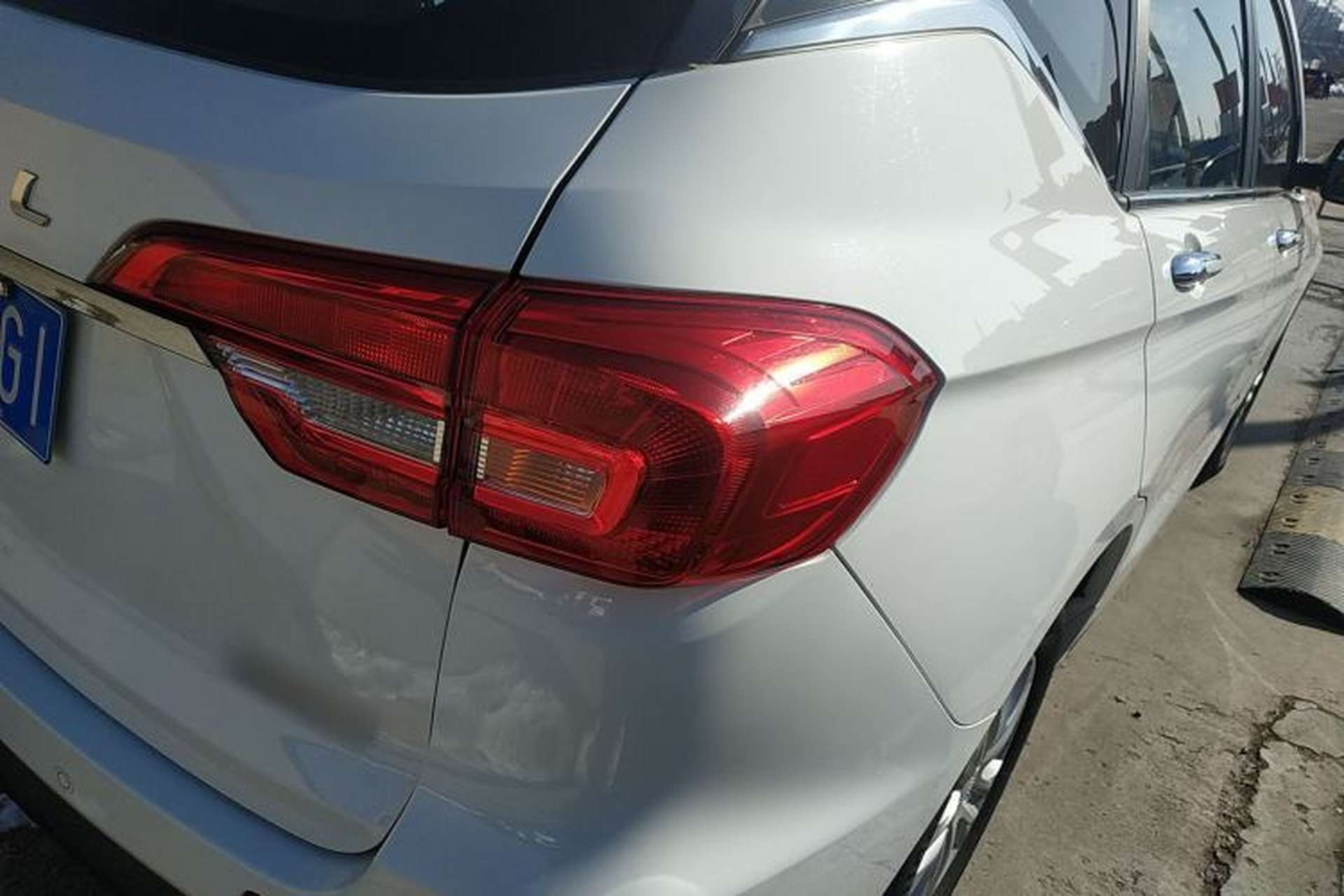 Used Haval M6 2019 1.5T DCT Two-Wheel Drive Value Edition China VI Standard Right Rear Taillight