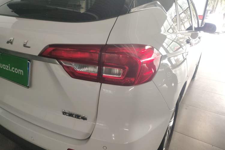 Used Haval M6 2019 1.5T DCT Two-Wheel Drive Value Edition China VI Standard Right Rear Taillight