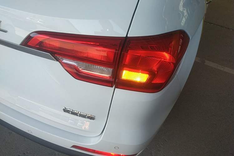 Used Haval M6 2019 1.5T Manual Two-Wheel Drive Elite Version China VI Standard Right Rear Taillight