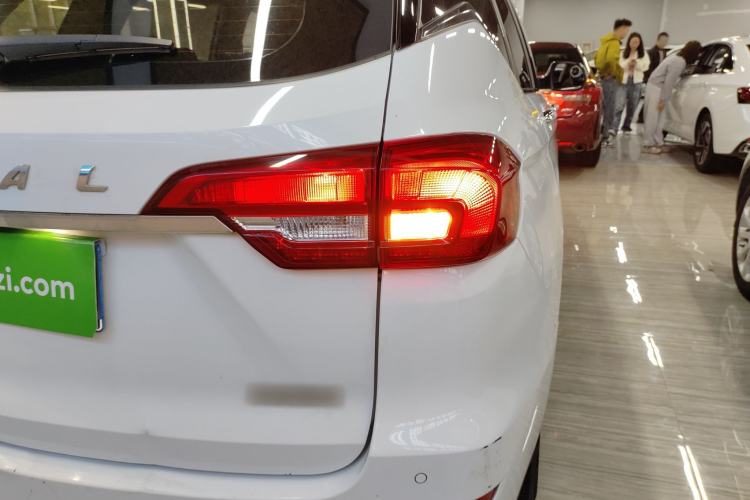 Used Haval M6 2019 1.5T DCT Two-Wheel Drive Value Edition China VI Standard Right Rear Taillight