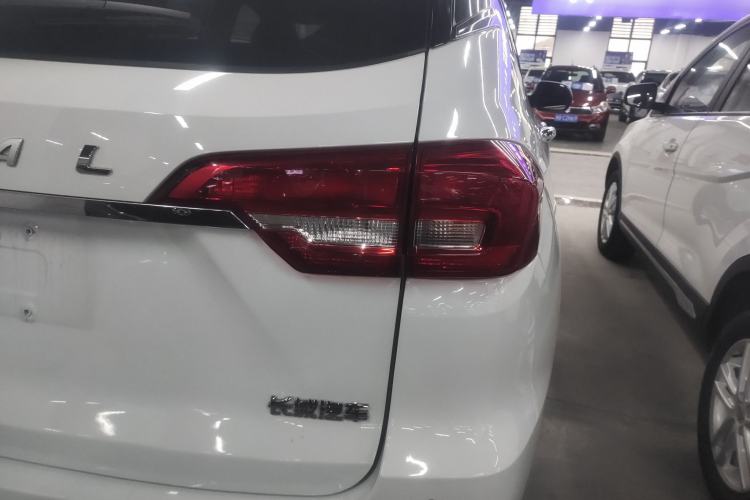 Used Haval M6 2019 1.5T DCT Two-Wheel Drive Value Edition China VI Standard Right Rear Taillight