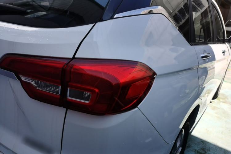 Used Haval M6 2019 1.5T DCT Two-Wheel Drive Elite Version China VI Standard Right Rear Taillight