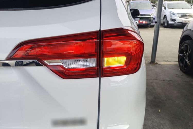 Used Haval M6 2019 1.5T DCT Two-Wheel Drive Elite Version China VI Standard Right Rear Taillight