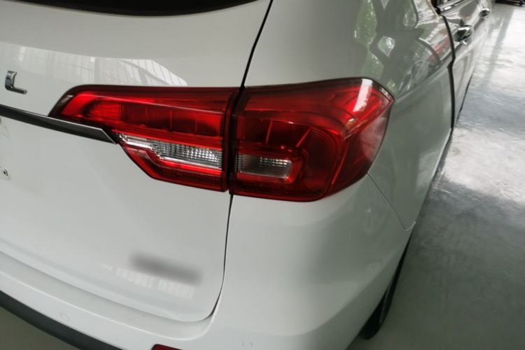 Used Haval M6 2019 1.5T DCT Two-Wheel Drive Value Edition China VI Standard Right Rear Taillight
