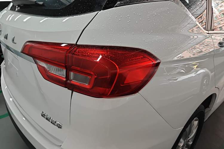 Used Haval M6 2019 1.5T DCT Two-Wheel Drive Elite Version China VI Standard Right Rear Taillight